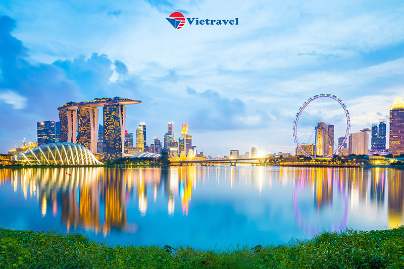 SINGAPORE – ĐÀ NĂNG	(Ăn nhẹ trên máy bay)